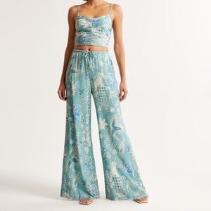 AF Crinkle Textured Pull-On Palazzo Pant- M